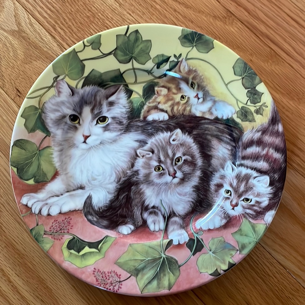 St. Martin Email de Limoges Cat Plate